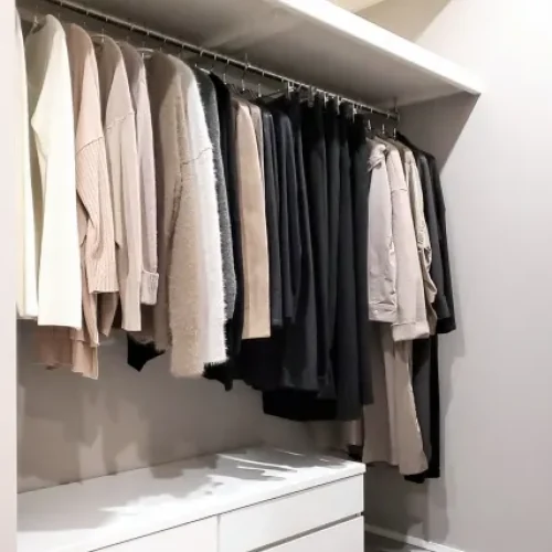 40代・50代のワードローブの揃え方｜大人の服選びで意識したいポイント